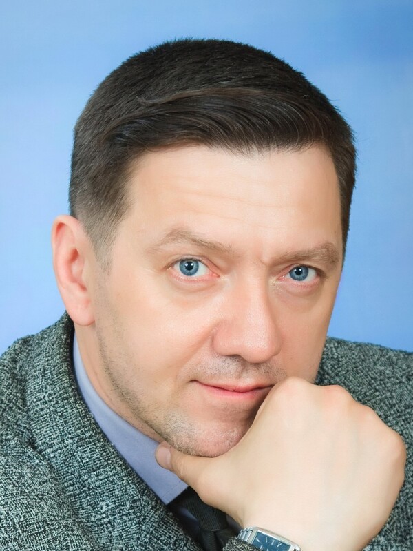 Самозванов Эдуард Николаевич.